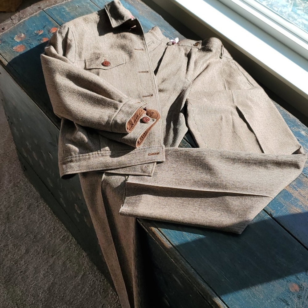 Vintage Two-Piece Blazer and Trouser Set in Light Brown
